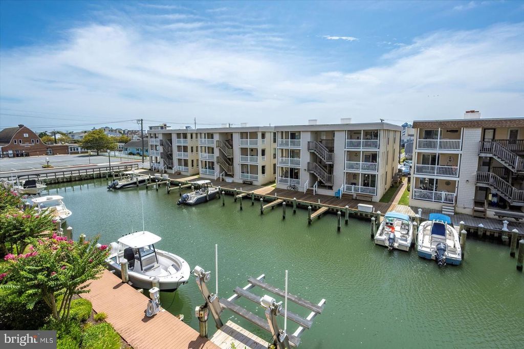 301 14TH ST #204, Ocean City, MD 21842
