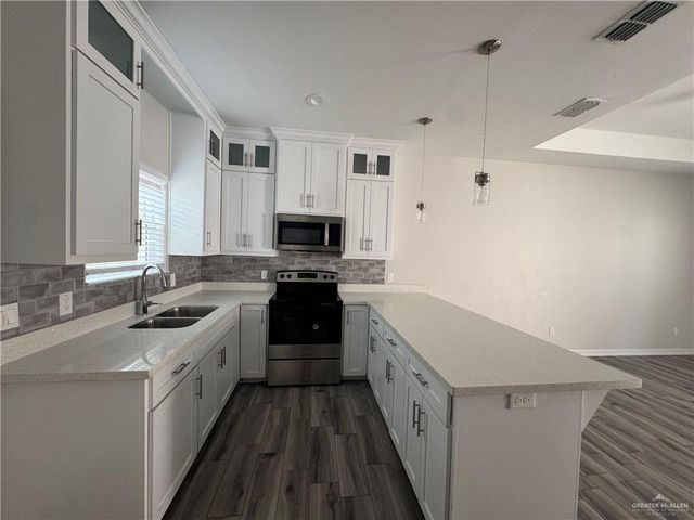 1702 Playa Street, Weslaco, TX 78596