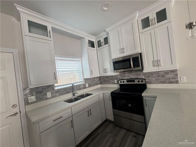 1702 Playa Street, Weslaco, TX 78596