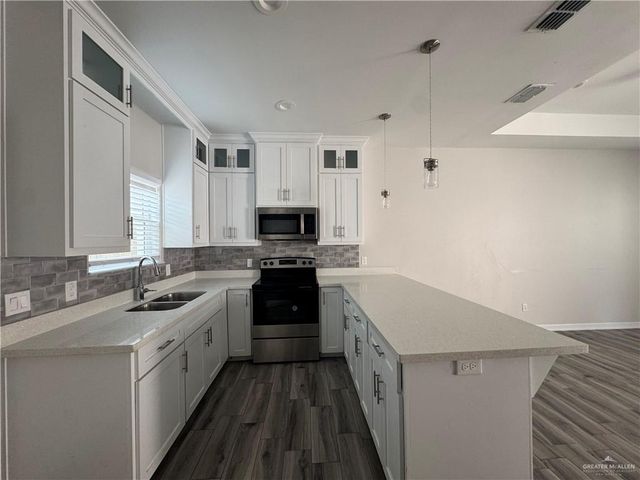 1702 Playa Street, Weslaco, TX 78596