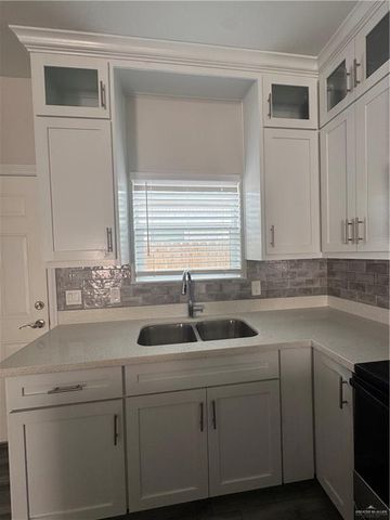 1702 Playa Street, Weslaco, TX 78596