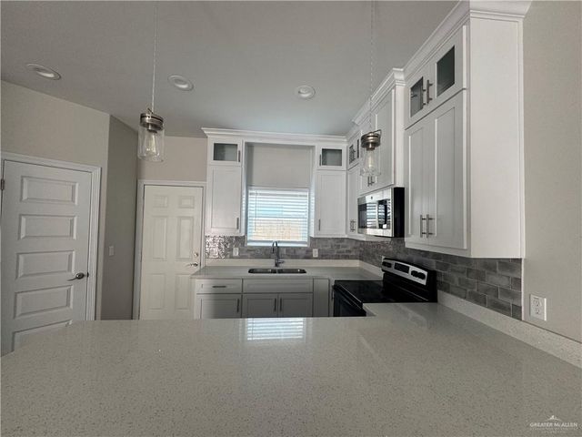 1702 Playa Street, Weslaco, TX 78596