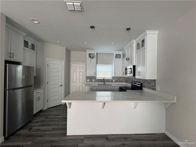 1702 Playa Street, Weslaco, TX 78596