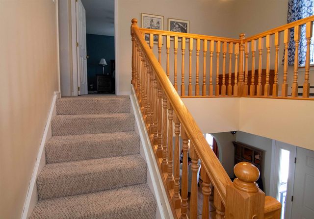 34 Scribner Road, Raymond, NH 03077