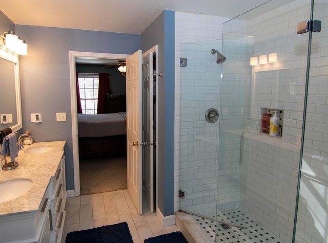 34 Scribner Road, Raymond, NH 03077