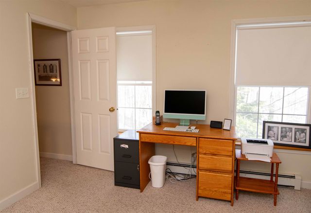 34 Scribner Road, Raymond, NH 03077