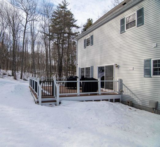 34 Scribner Road, Raymond, NH 03077