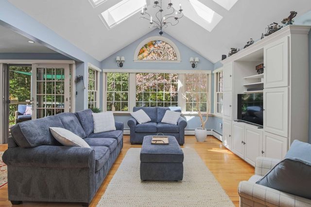 70 Birchwood Dr, Holden, MA 01520