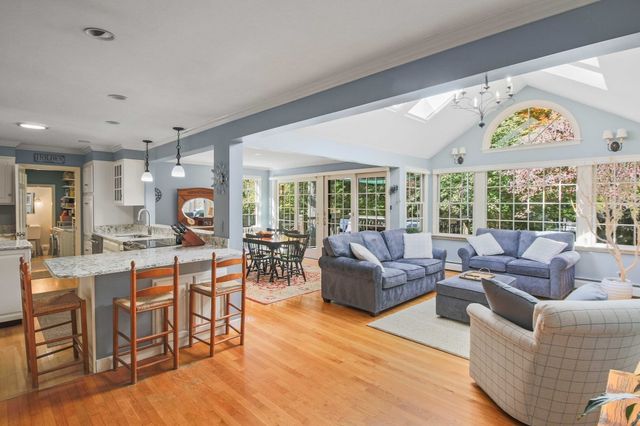 70 Birchwood Dr, Holden, MA 01520