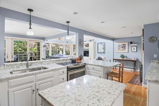 70 Birchwood Dr, Holden, MA 01520