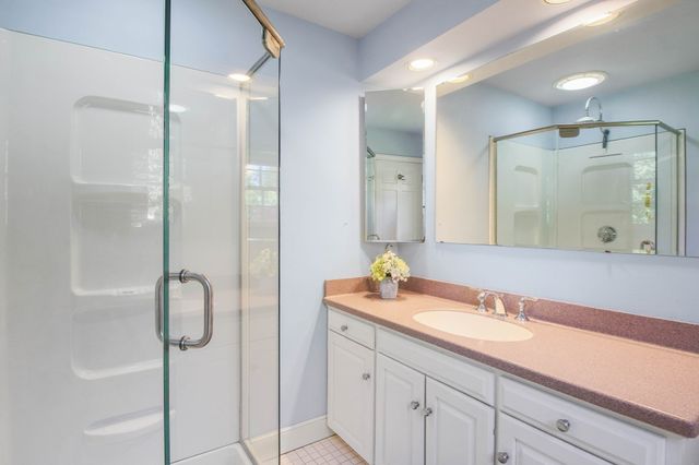 70 Birchwood Dr, Holden, MA 01520