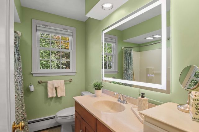 70 Birchwood Dr, Holden, MA 01520