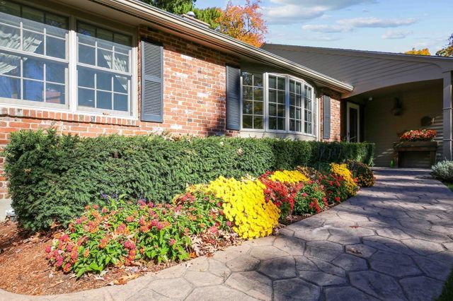 70 Birchwood Dr, Holden, MA 01520