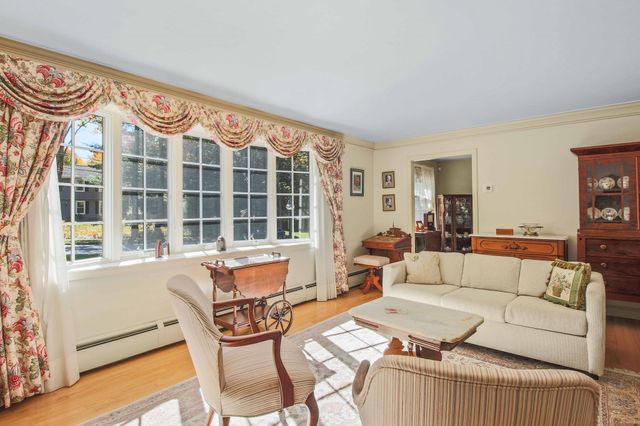 70 Birchwood Dr, Holden, MA 01520