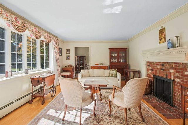 70 Birchwood Dr, Holden, MA 01520
