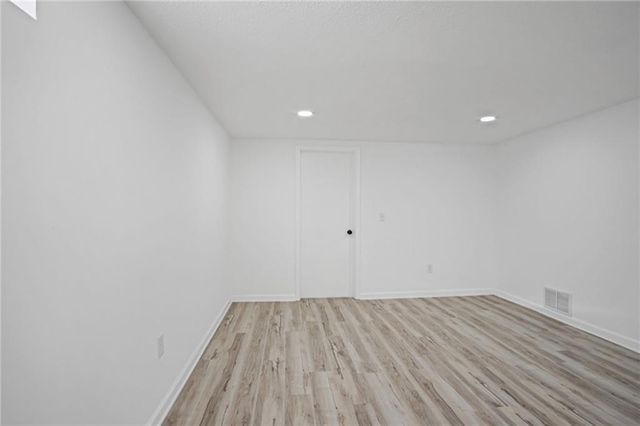 6400 Kentucky Avenue, Raytown, MO 64133