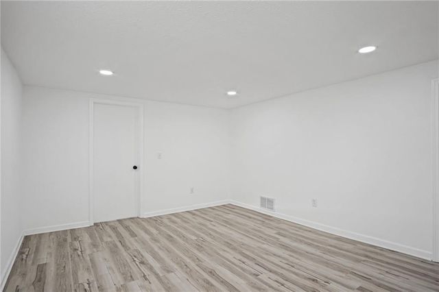 6400 Kentucky Avenue, Raytown, MO 64133