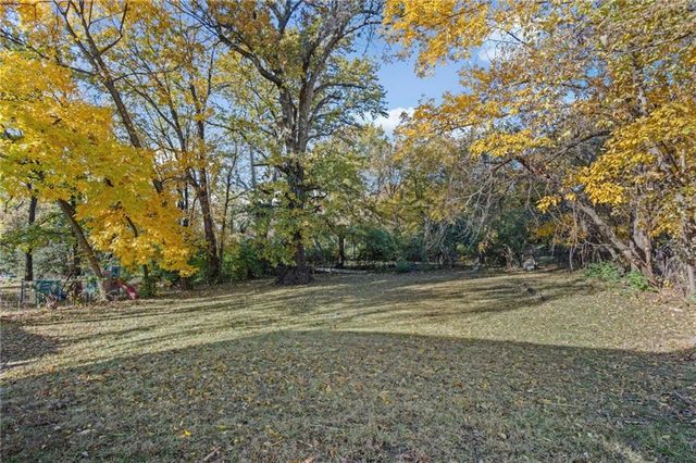 6400 Kentucky Avenue, Raytown, MO 64133