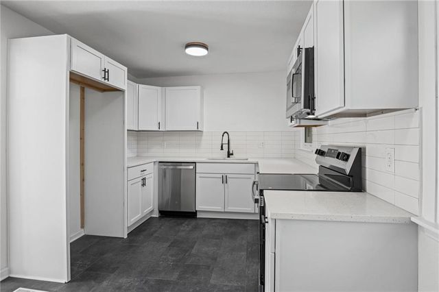 6400 Kentucky Avenue, Raytown, MO 64133