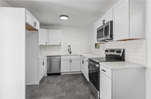 6400 Kentucky Avenue, Raytown, MO 64133