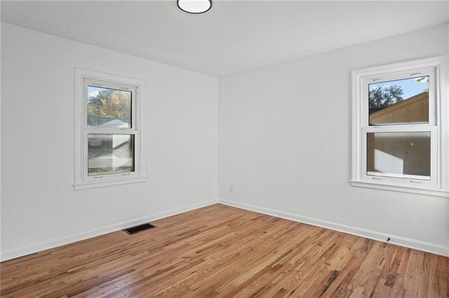 6400 Kentucky Avenue, Raytown, MO 64133