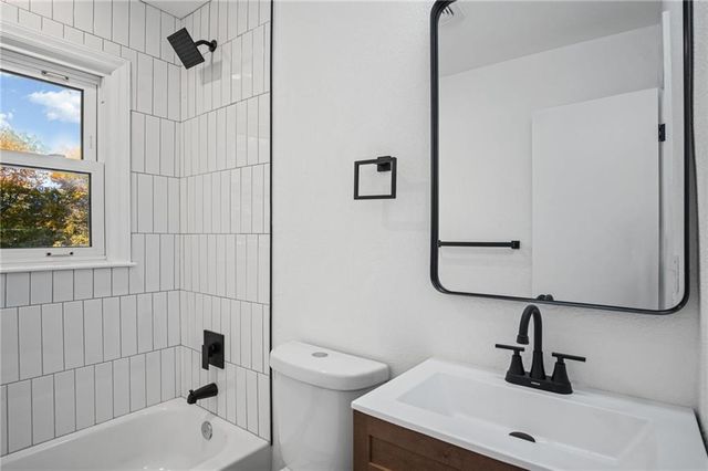 6400 Kentucky Avenue, Raytown, MO 64133