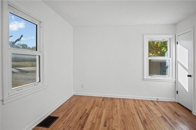 6400 Kentucky Avenue, Raytown, MO 64133