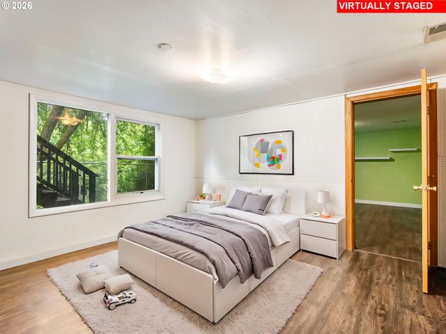 4010 Sw HAMILTON St, Portland, OR 97221