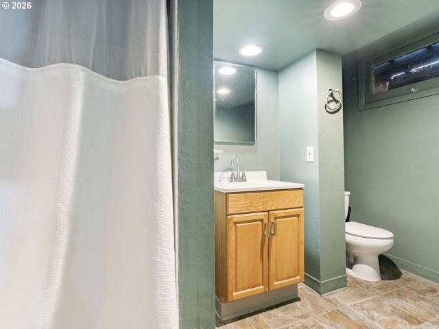 4010 Sw HAMILTON St, Portland, OR 97221