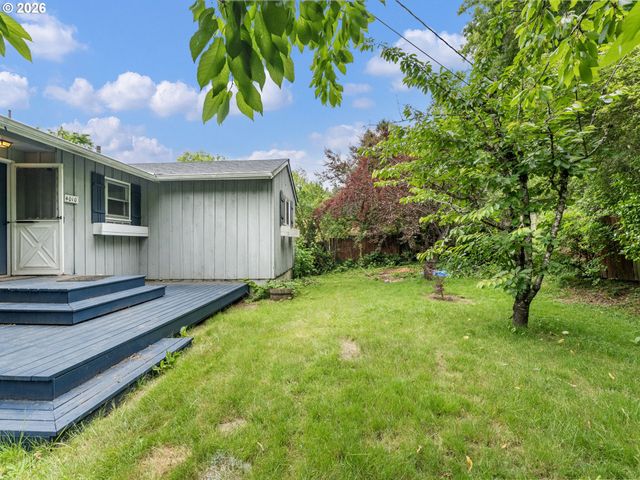 4010 Sw HAMILTON St, Portland, OR 97221