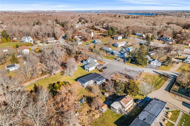 1023 Old Stafford Road, Tiverton, RI 02878