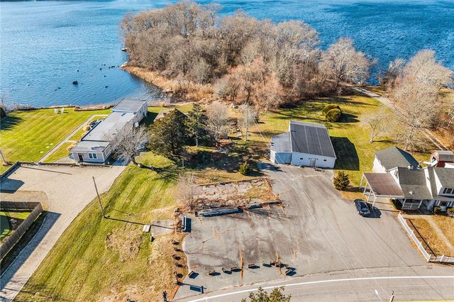 1023 Old Stafford Road, Tiverton, RI 02878