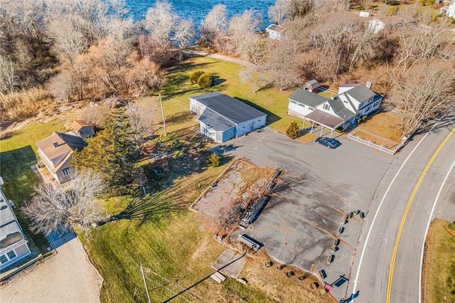 1023 Old Stafford Road, Tiverton, RI 02878