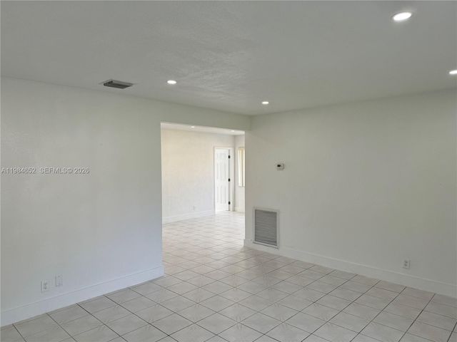 2400 N 57th Way, Hollywood, FL 33021
