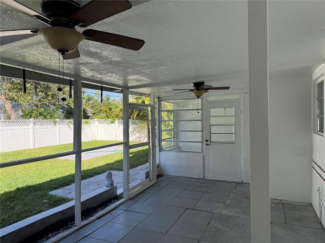 2400 N 57th Way, Hollywood, FL 33021