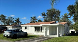 2400 N 57th Way, Hollywood, FL 33021