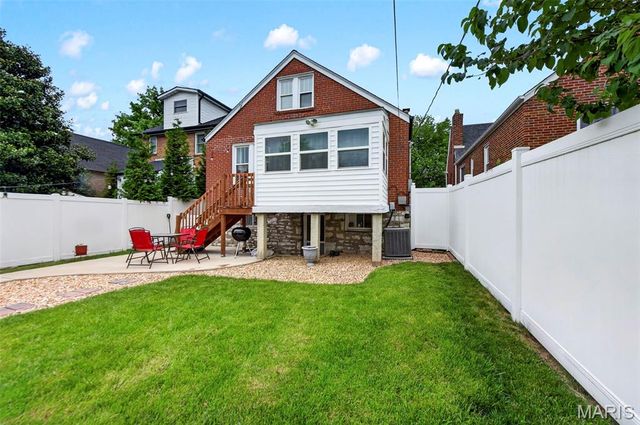 5244 Winona Avenue, St Louis, MO 63109