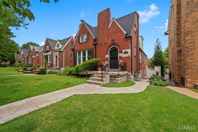5244 Winona Avenue, St Louis, MO 63109