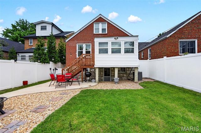 5244 Winona Avenue, St Louis, MO 63109