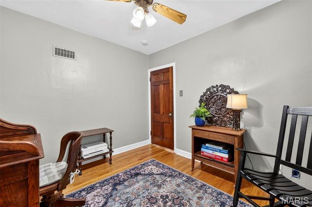 5244 Winona Avenue, St Louis, MO 63109