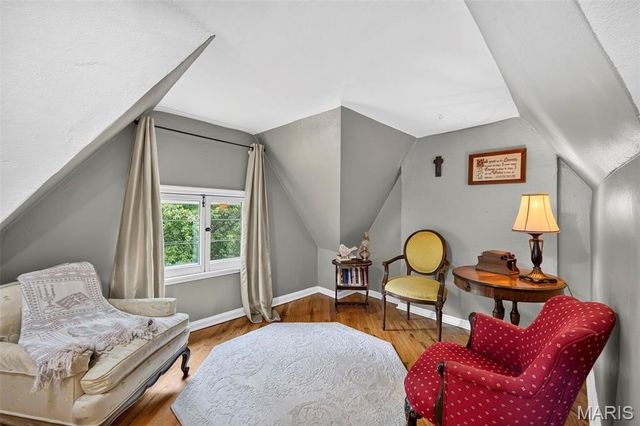 5244 Winona Avenue, St Louis, MO 63109