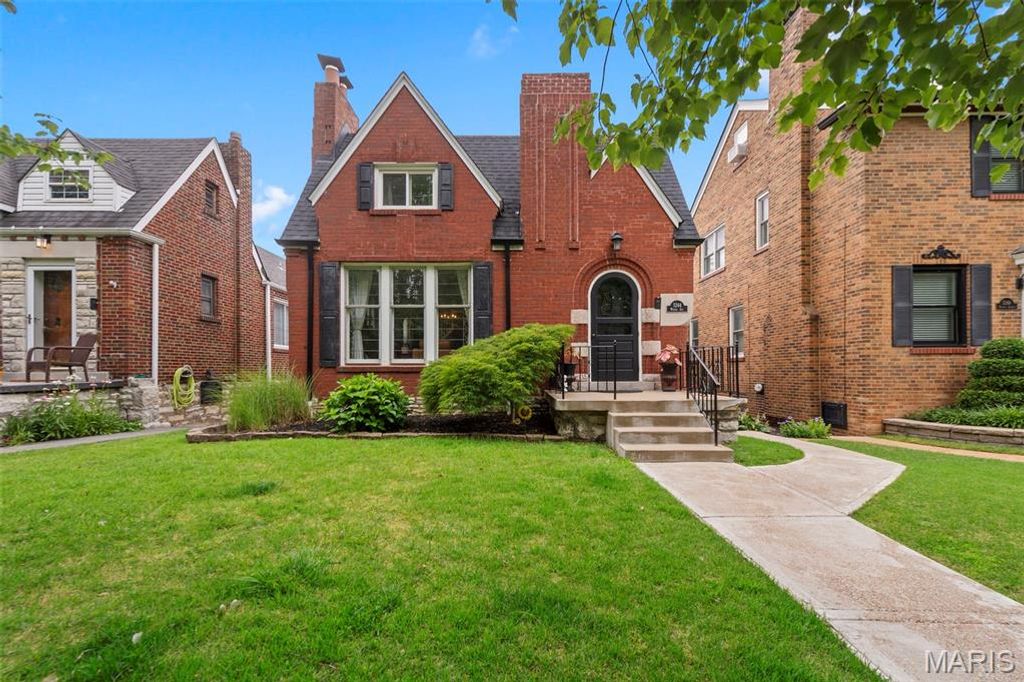 5244 Winona Avenue, St Louis, MO 63109