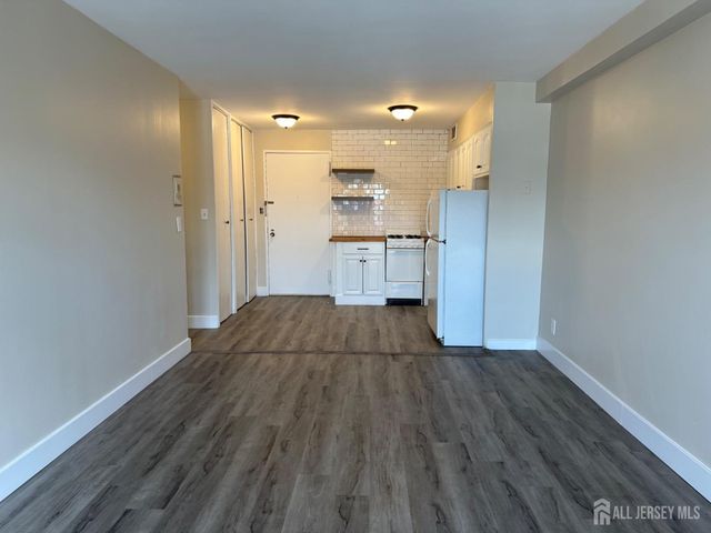 123 S Adelaide Avenue 2L, Highland Park, NJ 08904