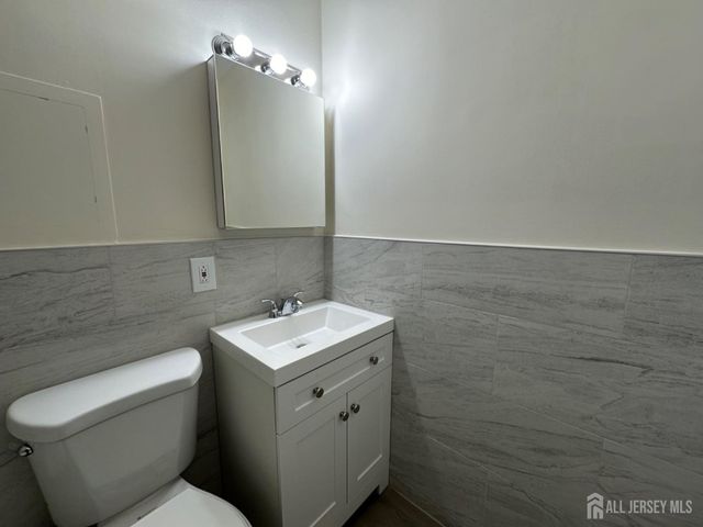 123 S Adelaide Avenue 2L, Highland Park, NJ 08904