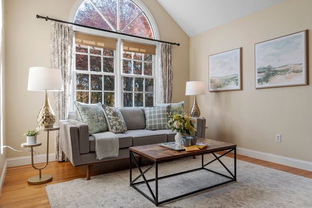 65 Joseph Rd, Boxborough, MA 01719