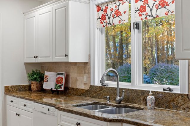 65 Joseph Rd, Boxborough, MA 01719