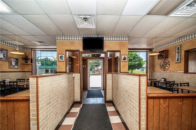 205, 207, 209 S Main Street, Berryville, AR 72616