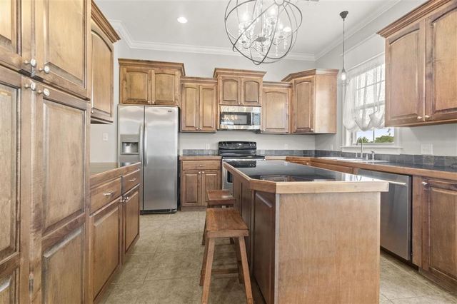 2015 Barbe Street, Lake Charles, LA 70605