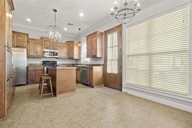 2015 Barbe Street, Lake Charles, LA 70605