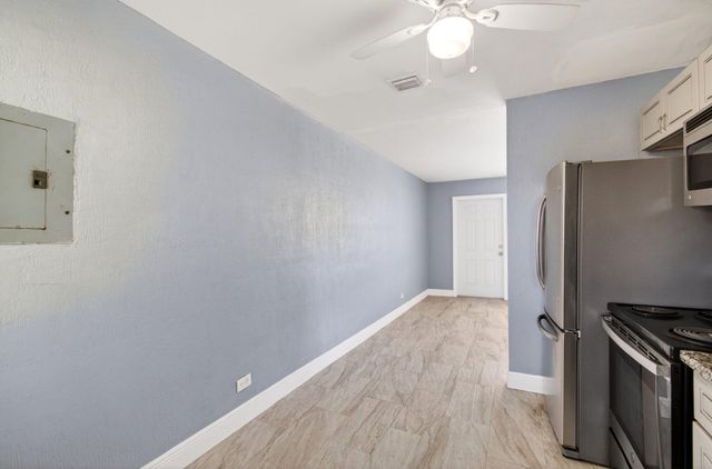 240 SW 15th Avenue 242, Delray Beach, FL 33444